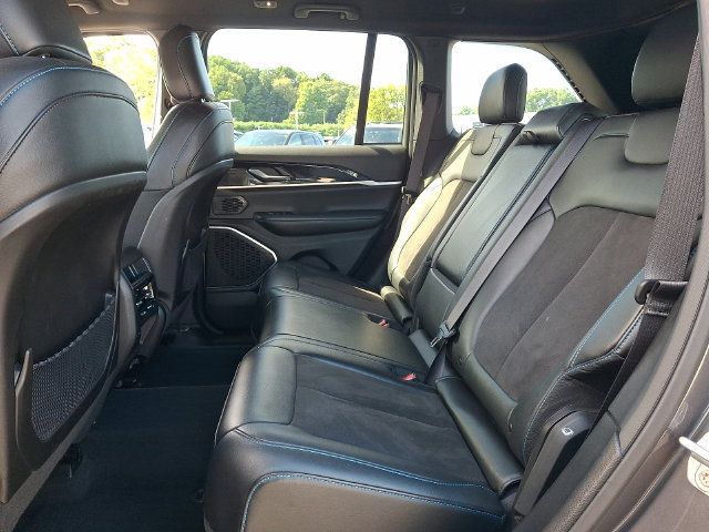 Used 2023 Jeep Grand Cherokee Trailhawk w/ Advanced Protech Group II AWD/4WD image 19