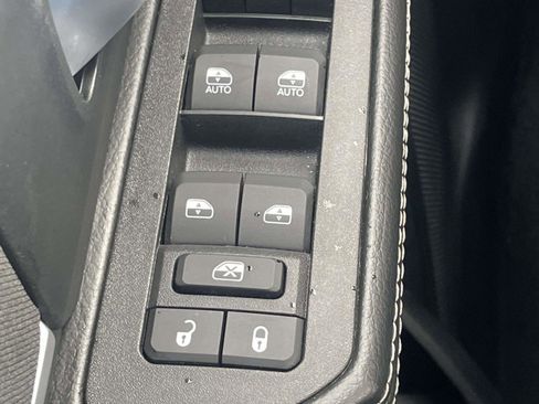 Used 2025 RAM 2500 Big Horn image 24