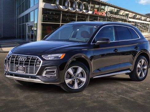 Used 2023 Audi Q5 2.0T Premium w/ Convenience Package image 1