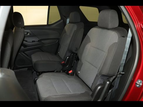 Used 2023 Chevrolet Traverse LT image 31