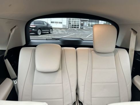 Used 2022 Mercedes-Benz GLS 450 4MATIC image 21