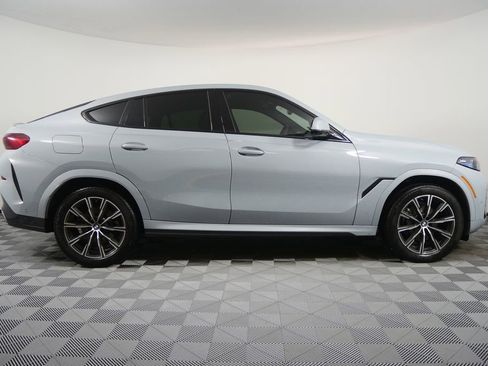 Certified 2024 BMW X6 xDrive40i w/ Executive Package image 2