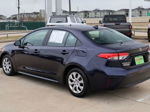 Used 2025 Toyota Corolla LE image 4