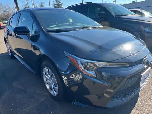 Certified 2021 Toyota Corolla LE image 3
