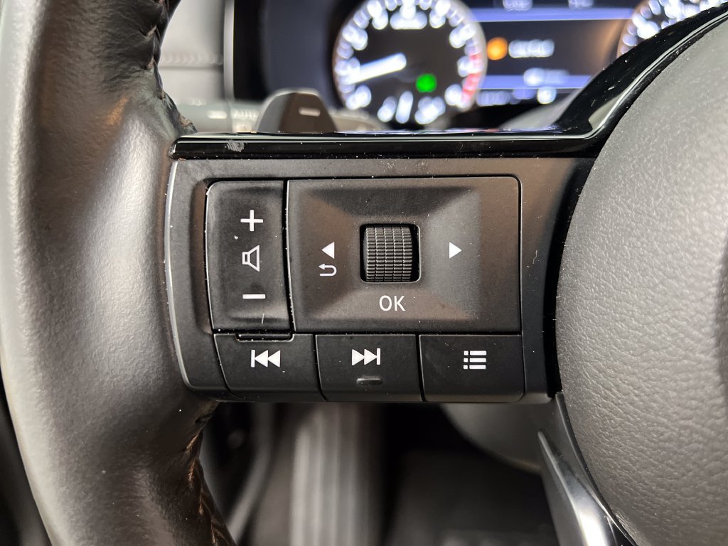 Used 2025 Nissan Pathfinder SL AWD/4WD image 51