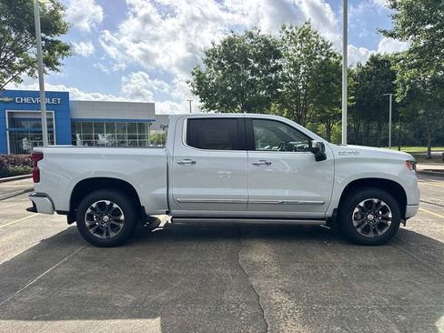 New 2026 Chevrolet Silverado 1500 High Country w/ Technology Package AWD/4WD image 8