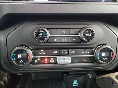 New 2025 Ford Bronco Badlands w/ Sasquatch Package image 23