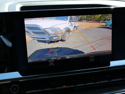 Used 2023 Chevrolet Silverado 1500 LT image 15