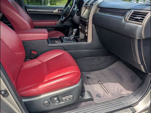 Used 2021 Lexus GX 460 Luxury w/ Sport Design Package AWD/4WD image 18