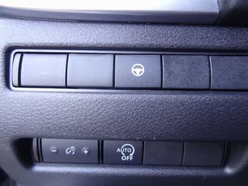 Used 2023 Nissan Rogue SV image 16