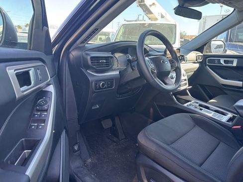 Used 2023 Ford Explorer XLT image 5