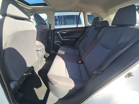 Used 2020 Toyota RAV4 XLE image 7