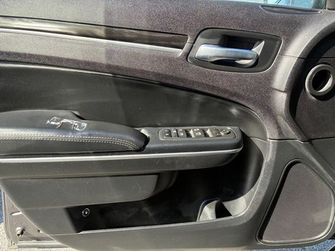 Used 2015 Chrysler 300 Limited image 15