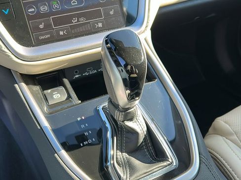 Certified 2025 Subaru Legacy Limited image 17