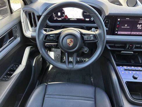 Used 2025 Porsche Cayenne E-Hybrid Coupe image 15