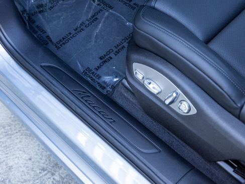 New 2026 Porsche Macan image 27