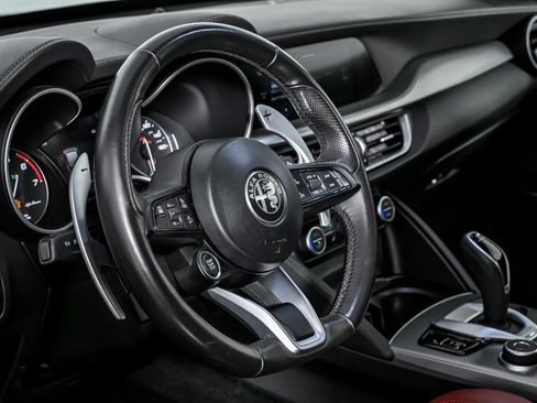 Used 2022 Alfa Romeo Stelvio Veloce image 23