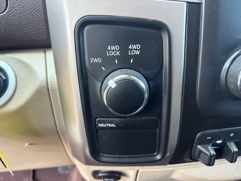 Used 2014 RAM 2500 SLT AWD/4WD image 14