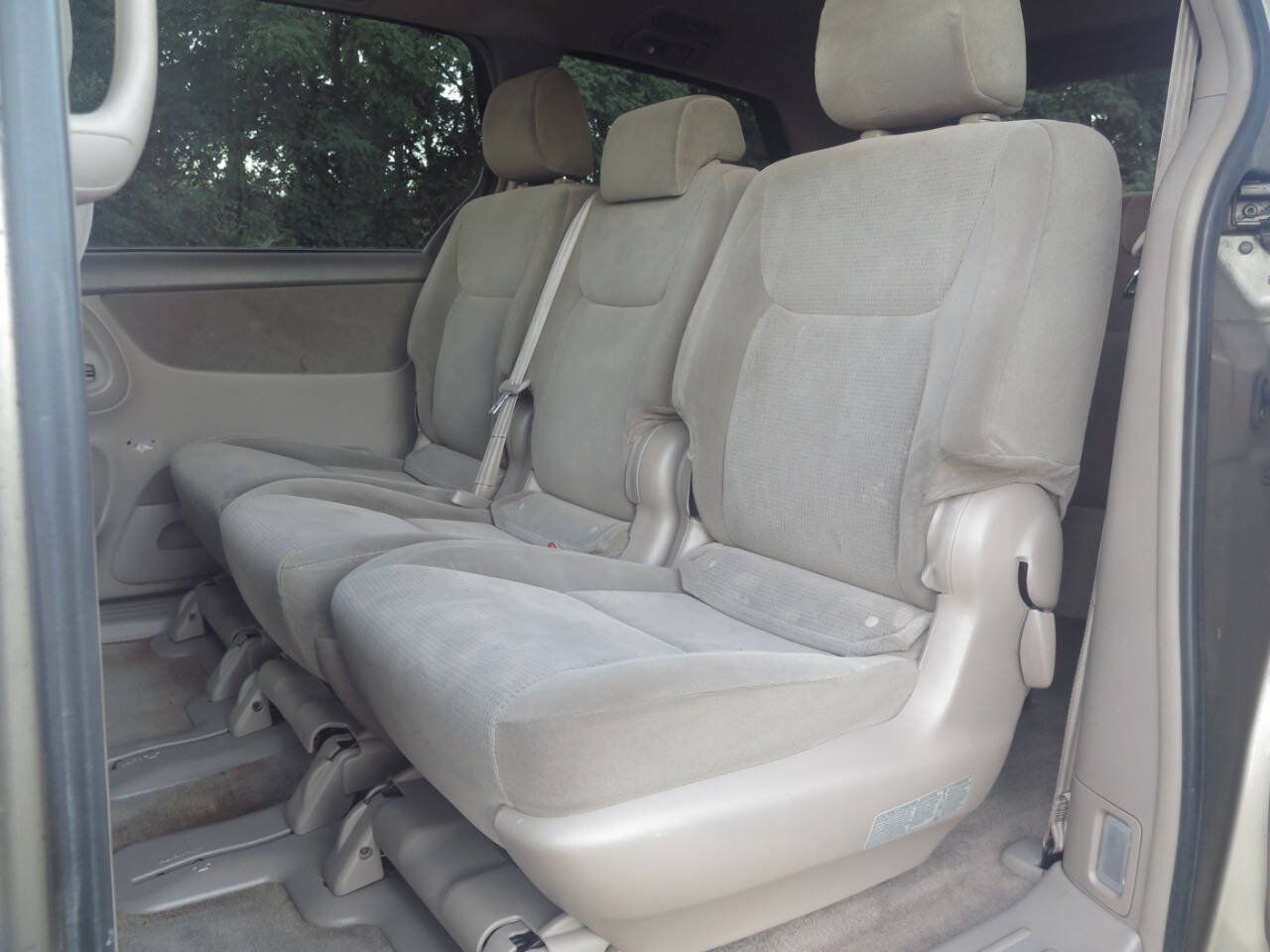 Used 2005 Toyota Sienna LE w/ LE Pkg 6 FWD image 13