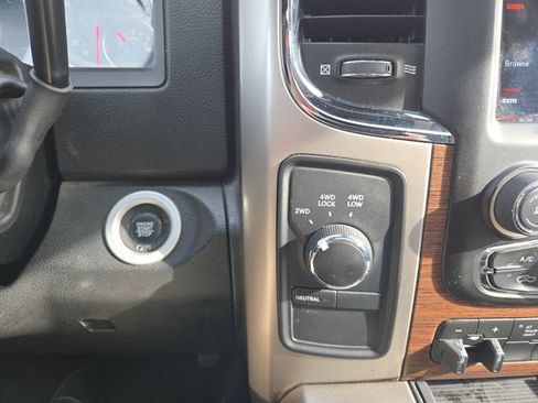 Used 2018 RAM 3500 Laramie w/ Snow Chief Group AWD/4WD image 20