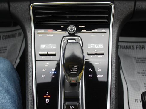 Used 2018 Porsche Panamera 4S image 8