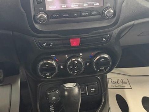 Used 2016 Jeep Renegade Limited AWD/4WD image 17