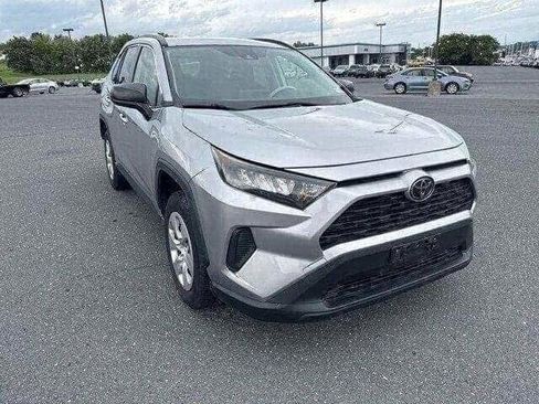 Used 2019 Toyota RAV4 LE image 7