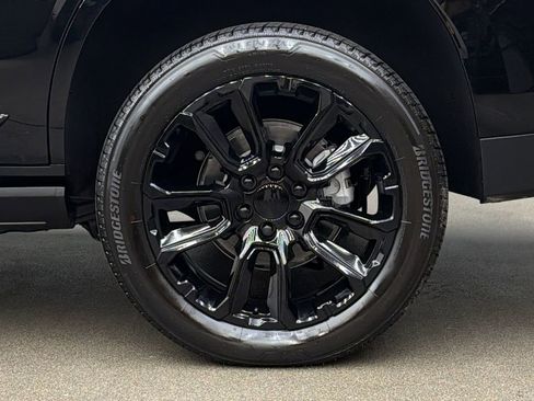 Used 2026 GMC Yukon Denali w/ Sun & Power Step Package AWD/4WD image 12