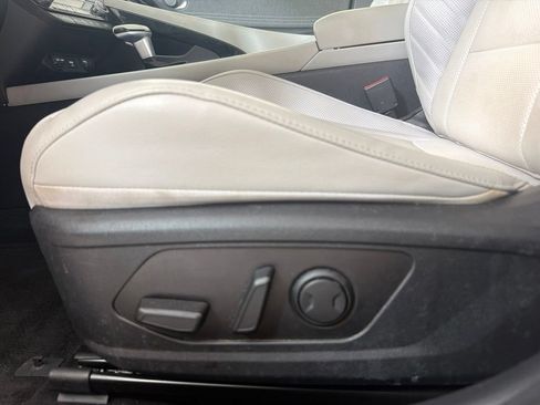 Used 2023 Hyundai Elantra Limited FWD image 15