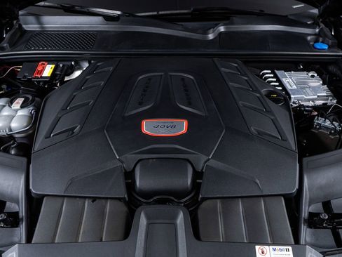 Used 2021 Porsche Cayenne GTS image 38