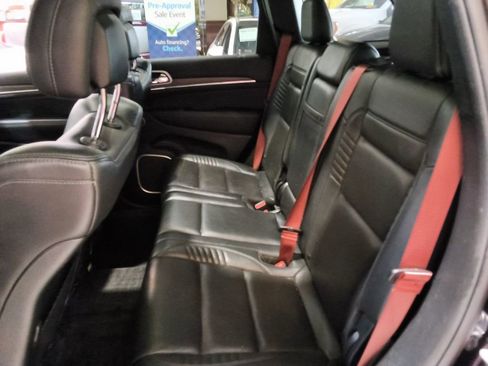 Used 2019 Jeep Grand Cherokee SRT image 20