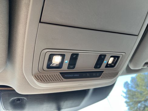 Used 2023 Ford Explorer XLT w/ Equipment Group 202A image 5