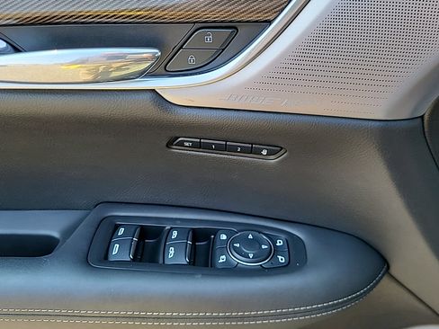 Used 2024 Cadillac XT6 Sport w/ Platinum Package AWD/4WD image 16