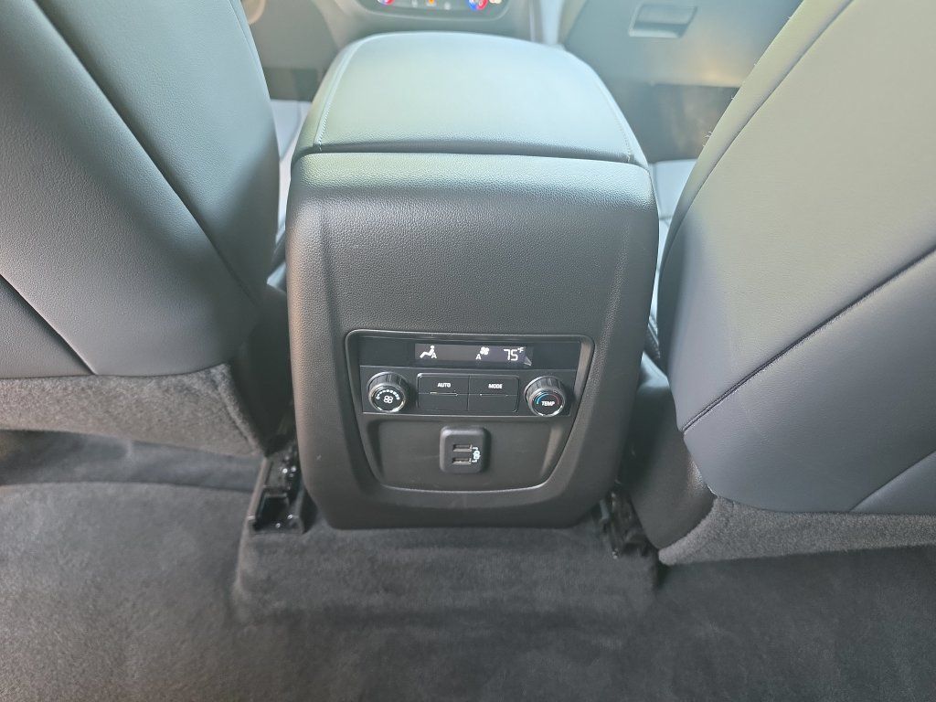 Certified 2023 Buick Enclave Essence FWD image 18