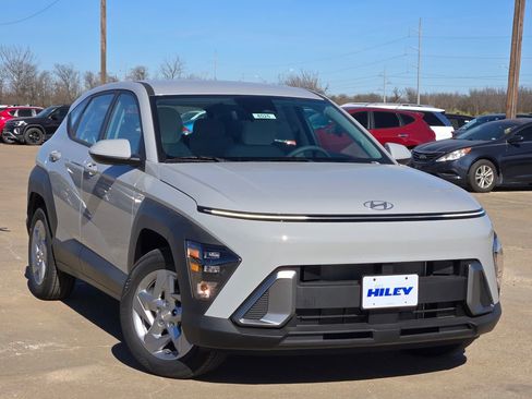 New 2026 Hyundai Kona SE image 1
