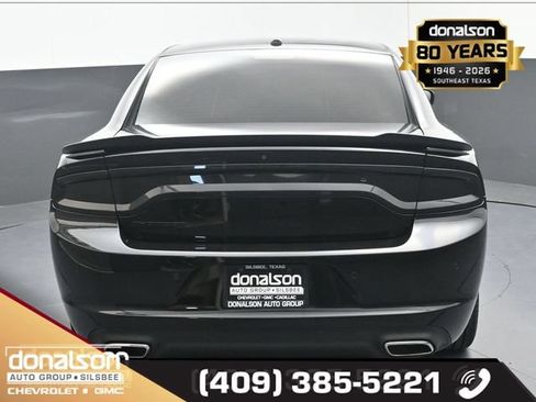 Used 2022 Dodge Charger SXT w/ Blacktop Package RWD image 4