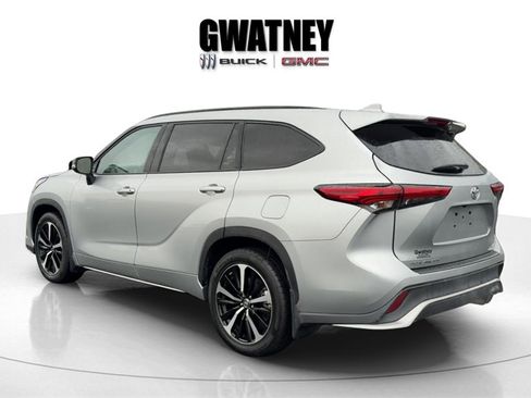 Used 2022 Toyota Highlander XSE image 5