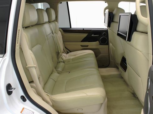 Used 2017 Lexus LX 570 4WD w/ Luxury Package image 46