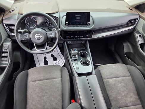 Used 2022 Nissan Rogue SV image 9