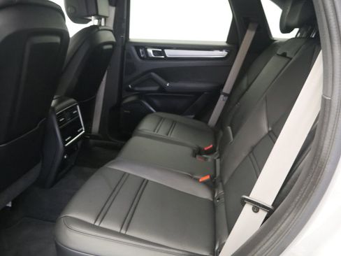 Certified 2023 Porsche Cayenne Platinum Edition AWD/4WD image 20
