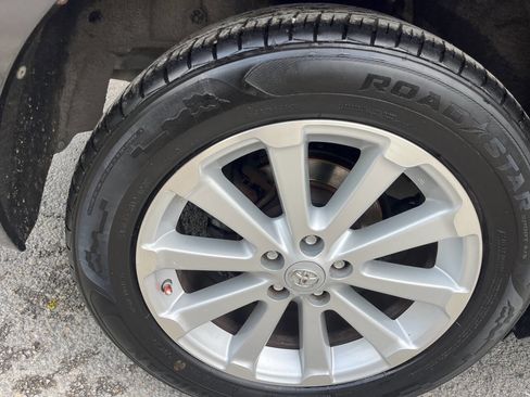 Used 2009 Toyota Venza image 22