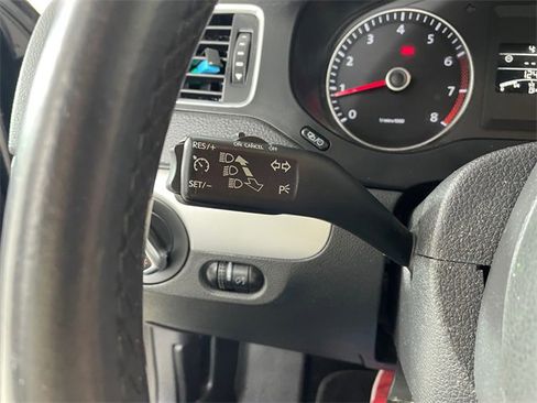 Used 2014 Volkswagen Jetta SE image 11