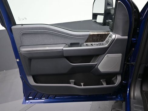 New 2026 Ford F250 Lariat w/ Black Appearance Package image 13