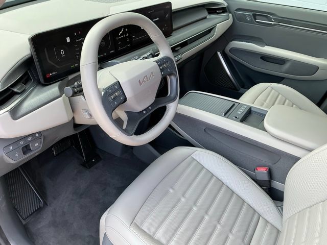 Used 2024 Kia EV9 Land AWD/4WD image 12
