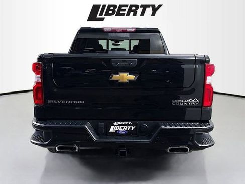 Used 2021 Chevrolet Silverado 1500 High Country w/ Technology Package image 6