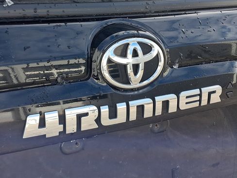 Used 2022 Toyota 4Runner SR5 image 33