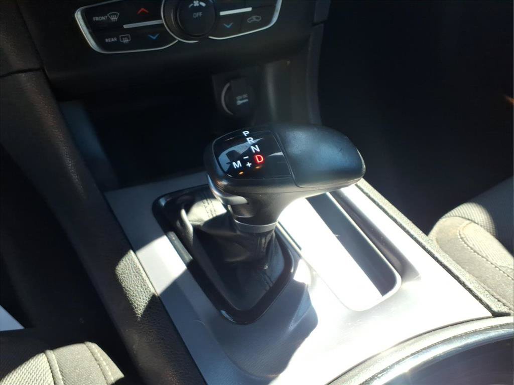 Used 2022 Dodge Charger SXT w/ Blacktop Package RWD image 8