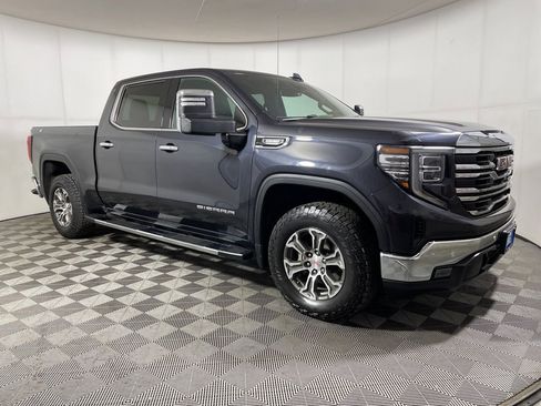 Used 2024 GMC Sierra 1500 SLT w/ SLT Convenience Package image 2