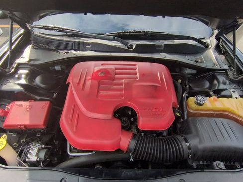 Used 2019 Dodge Charger SXT image 11