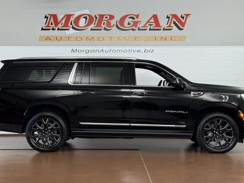 Used 2026 GMC Yukon XL Denali w/ Sun & Power Step Package AWD/4WD image 2